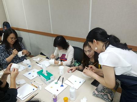 2019년 대학박물관 진흥지원 사업 <실크로드를 따라 떠나는 도자 체험 여행2_도자 이야기와 포셀린 페인팅> 